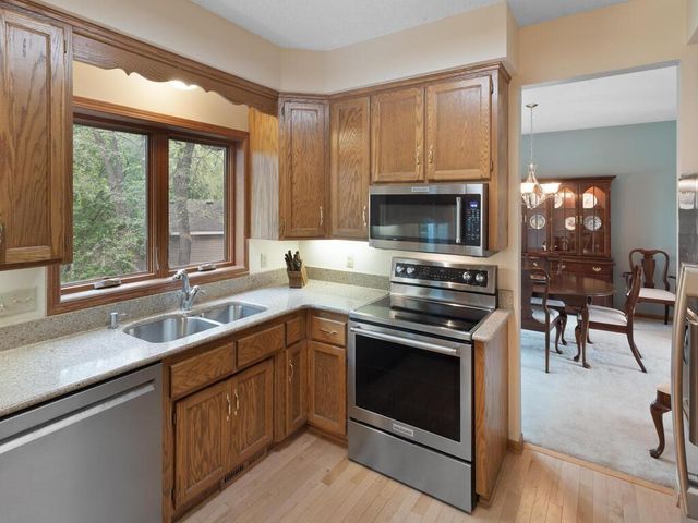 727 Laurie Court, Maplewood, MN 55117