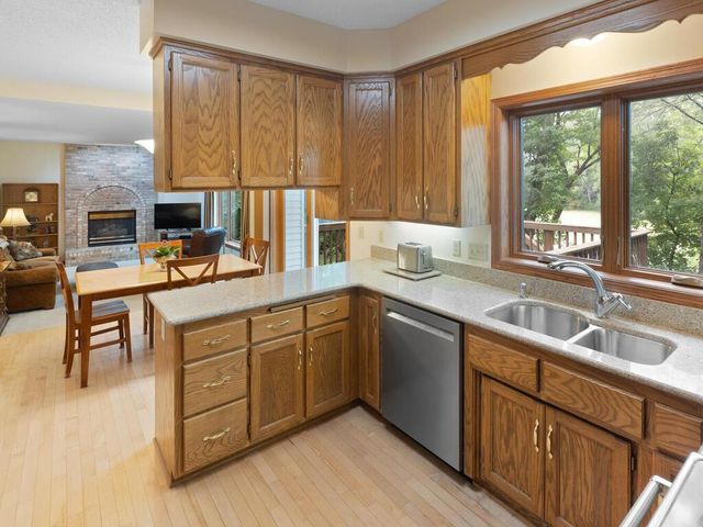 727 Laurie Court, Maplewood, MN 55117