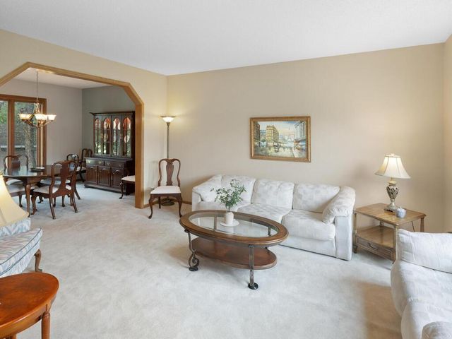 727 Laurie Court, Maplewood, MN 55117