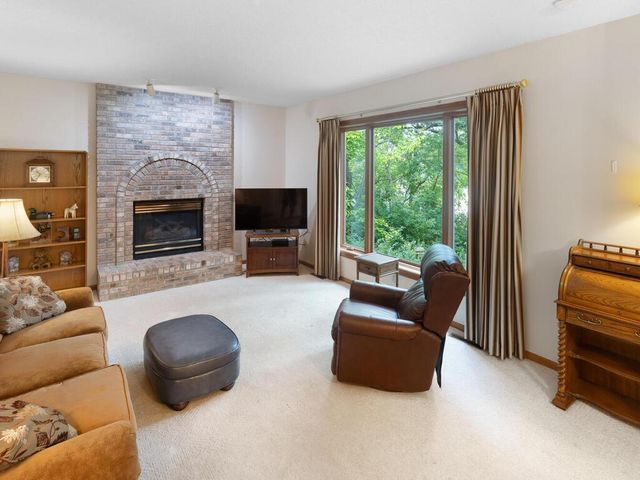 727 Laurie Court, Maplewood, MN 55117
