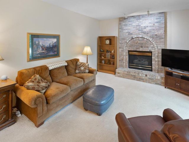 727 Laurie Court, Maplewood, MN 55117