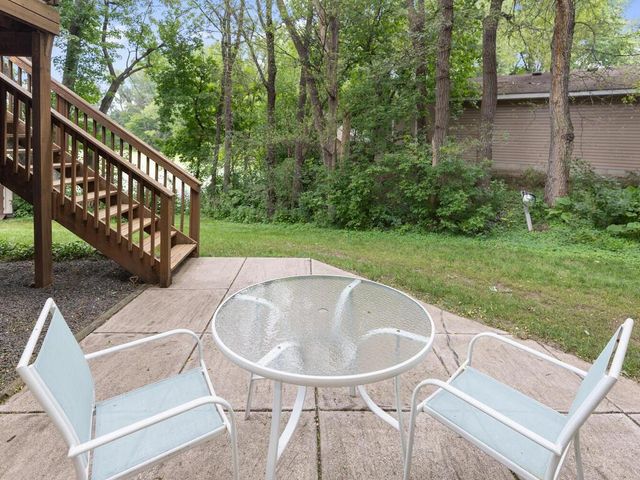 727 Laurie Court, Maplewood, MN 55117