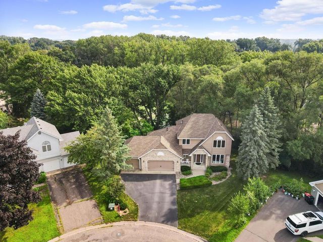 727 Laurie Court, Maplewood, MN 55117