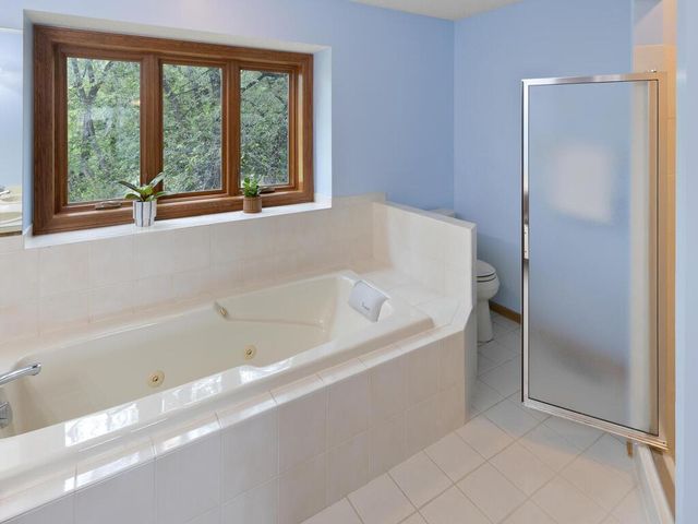 727 Laurie Court, Maplewood, MN 55117