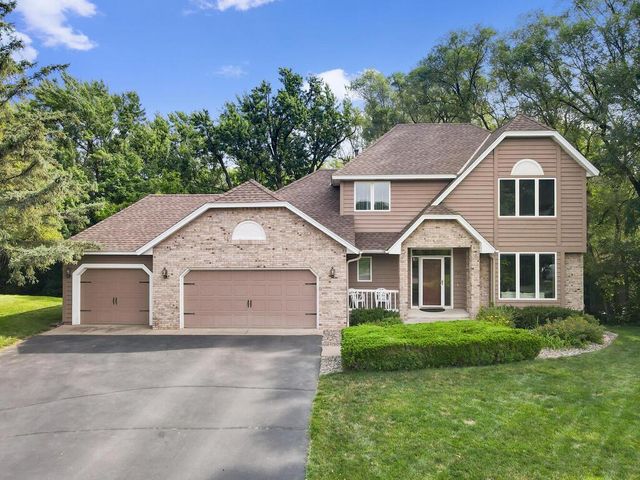 727 Laurie Court, Maplewood, MN 55117