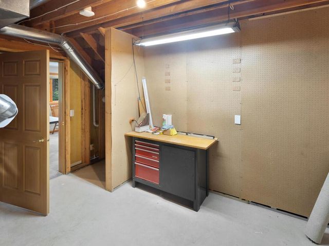 727 Laurie Court, Maplewood, MN 55117