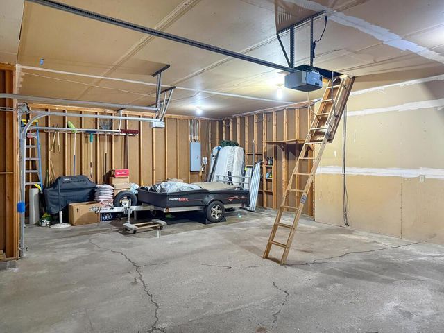 727 Laurie Court, Maplewood, MN 55117