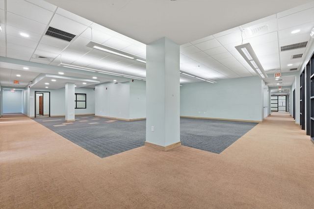 100 University Dr, Amherst, MA 01002