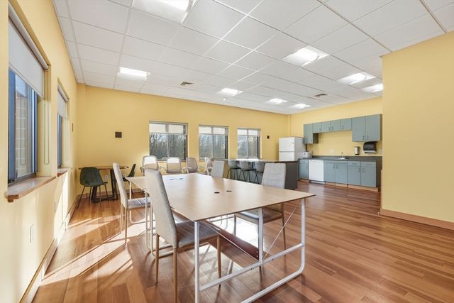 100 University Dr, Amherst, MA 01002