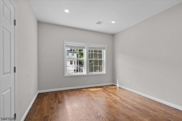 35 W End Ave, Newark City, NJ 07106