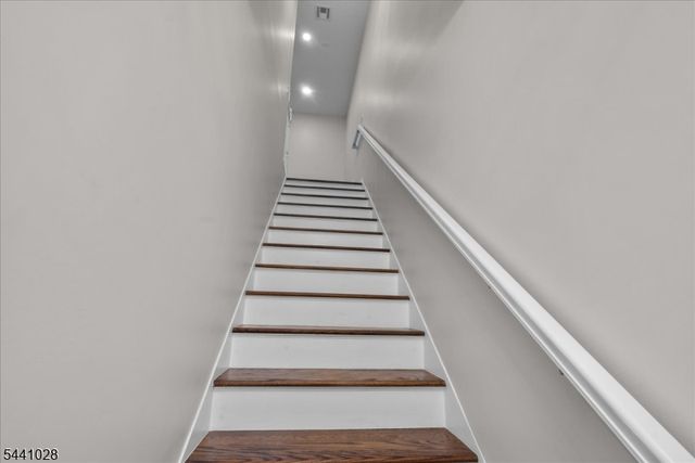 35 W End Ave, Newark City, NJ 07106