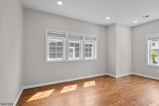 35 W End Ave, Newark City, NJ 07106
