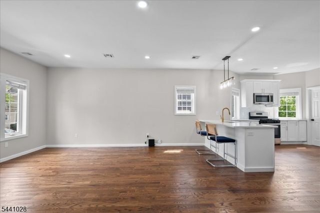 35 W End Ave, Newark City, NJ 07106