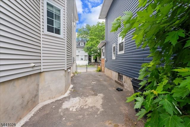 35 W End Ave, Newark City, NJ 07106