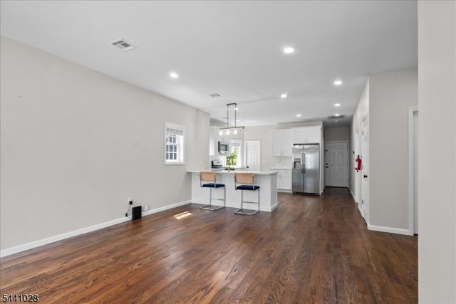 35 W End Ave, Newark City, NJ 07106