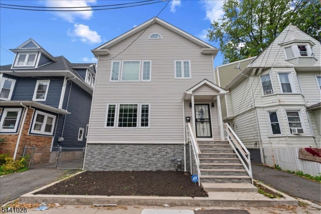 35 W End Ave, Newark City, NJ 07106