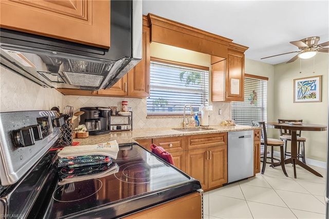 3022 SE 17th PL, Cape Coral, FL 33904