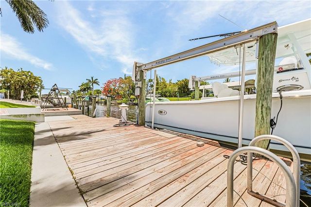 3022 SE 17th PL, Cape Coral, FL 33904