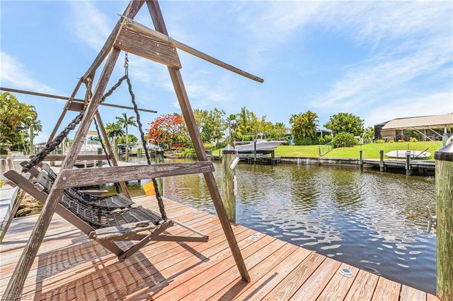 3022 SE 17th PL, Cape Coral, FL 33904
