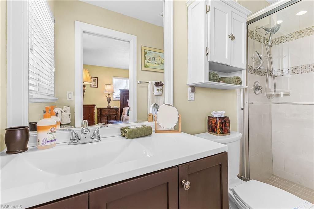 Image 18 of property listing at 3022 SE 17th PL, Cape Coral, FL 33904