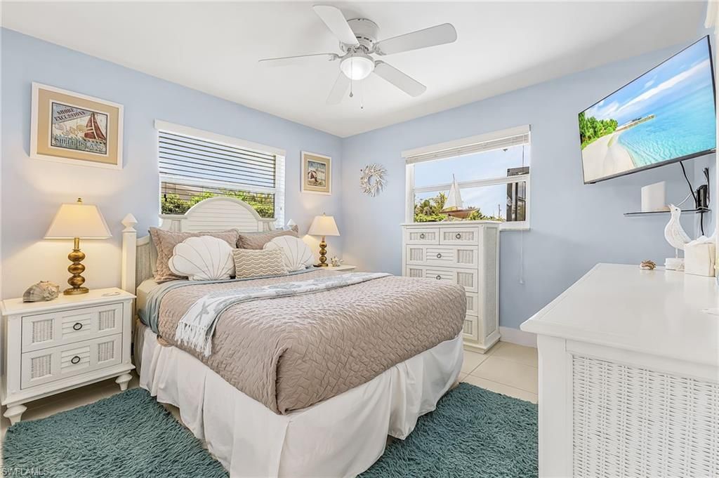 Image 19 of property listing at 3022 SE 17th PL, Cape Coral, FL 33904