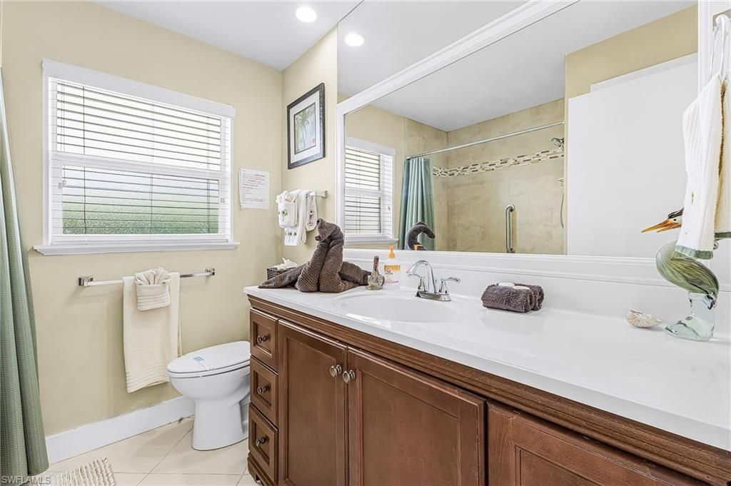 Image 20 of property listing at 3022 SE 17th PL, Cape Coral, FL 33904
