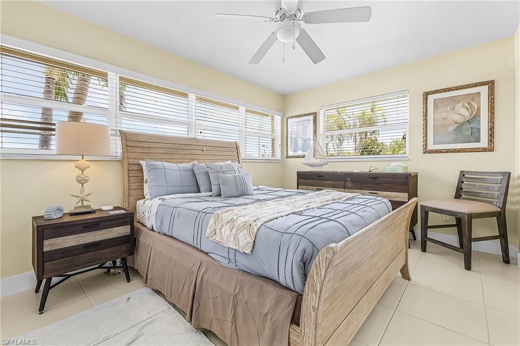 Image 21 of property listing at 3022 SE 17th PL, Cape Coral, FL 33904