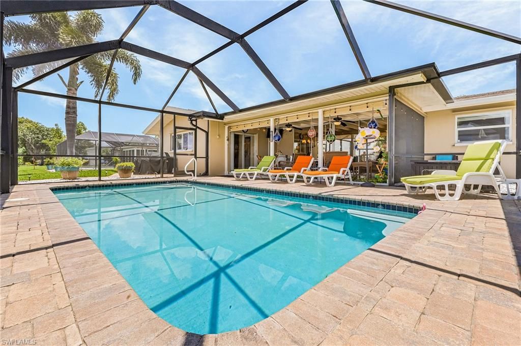 Image 24 of property listing at 3022 SE 17th PL, Cape Coral, FL 33904