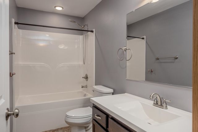 2685 DESERT EAGLE LOOP, North Pole, AK 99705