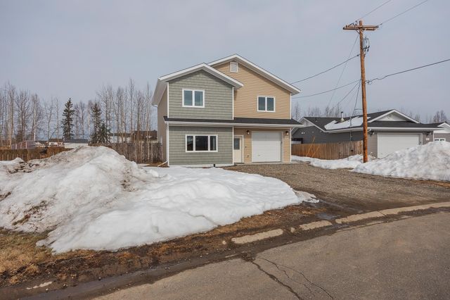 2685 DESERT EAGLE LOOP, North Pole, AK 99705
