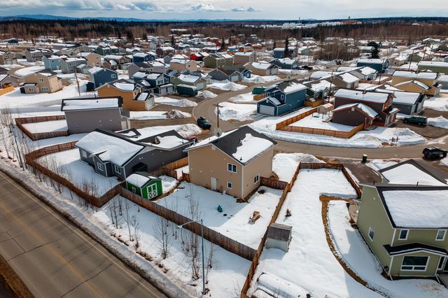 2685 DESERT EAGLE LOOP, North Pole, AK 99705