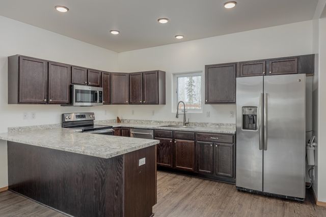 2685 DESERT EAGLE LOOP, North Pole, AK 99705