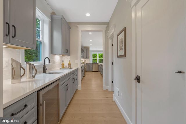 1584 LOUDOUN DR, Haymarket, VA 20169