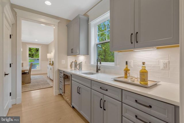 1584 LOUDOUN DR, Haymarket, VA 20169