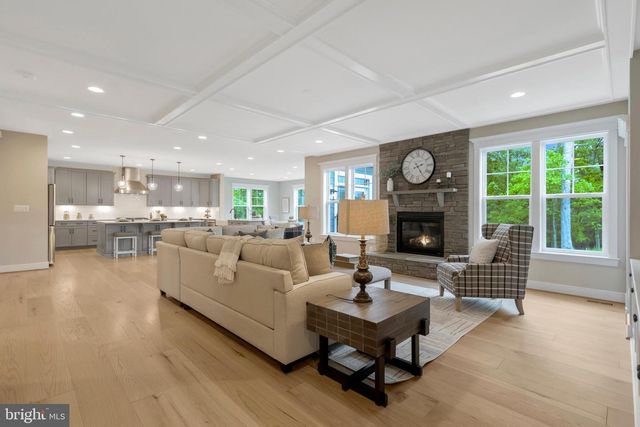 1584 LOUDOUN DR, Haymarket, VA 20169
