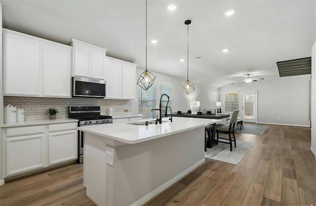 205 Cresta Cove Court, Montgomery, TX 77316