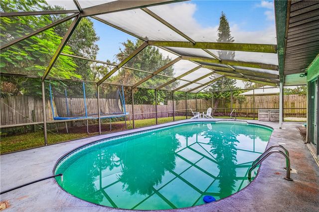 381 Pine Street, Sebastian, FL 32958