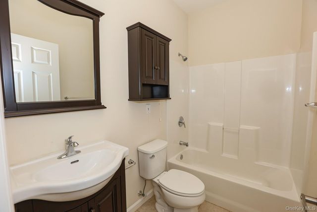 11 Grace Lane, Lindenhurst, NY 11757