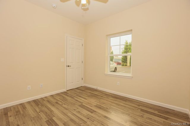 11 Grace Lane, Lindenhurst, NY 11757