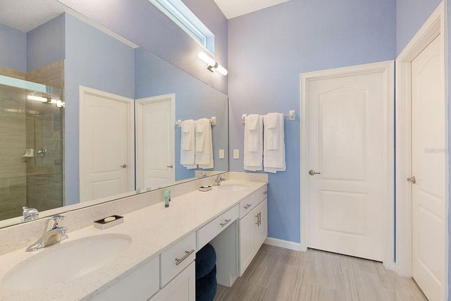 8013 OAK SHADOW COURT, Davenport, FL 33837