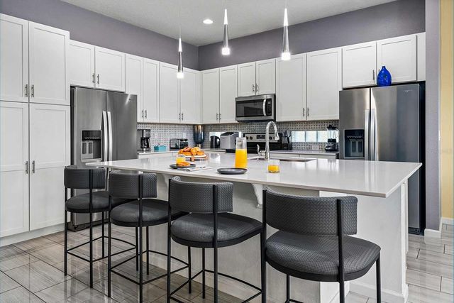 8013 OAK SHADOW COURT, Davenport, FL 33837