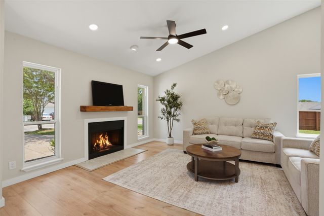 7913 Firefly Drive, Fort Worth, TX 76137