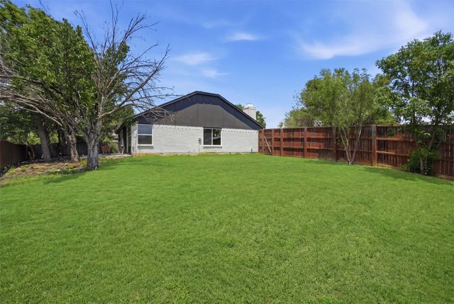 7913 Firefly Drive, Fort Worth, TX 76137