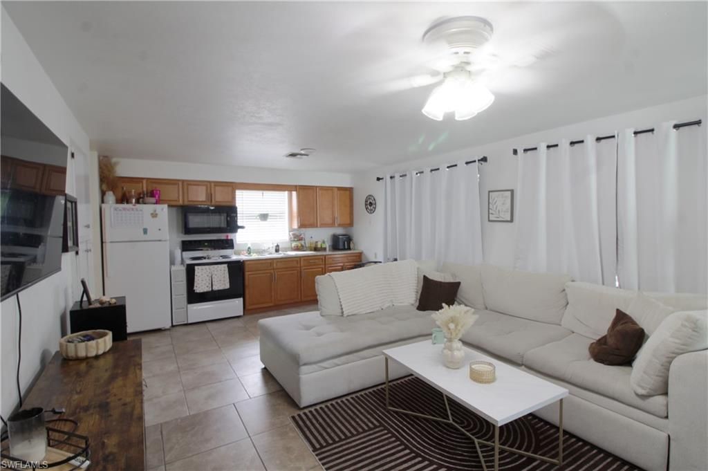 685 95th AVE N, NAPLES, FL 34108 — photo 4