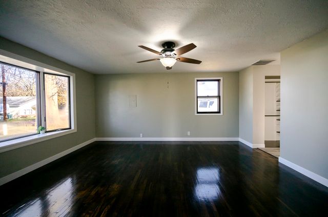 1413 4th Street, Monett, MO 65708