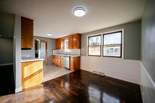 1413 4th Street, Monett, MO 65708