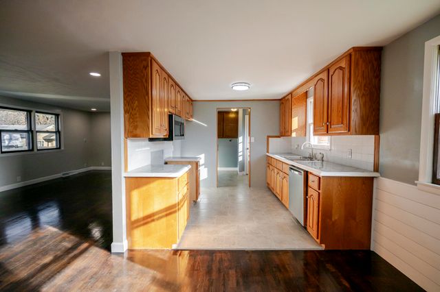 1413 4th Street, Monett, MO 65708