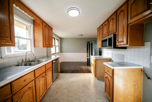 1413 4th Street, Monett, MO 65708