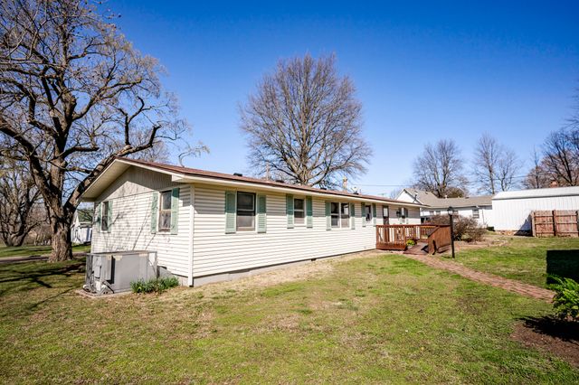 1413 4th Street, Monett, MO 65708