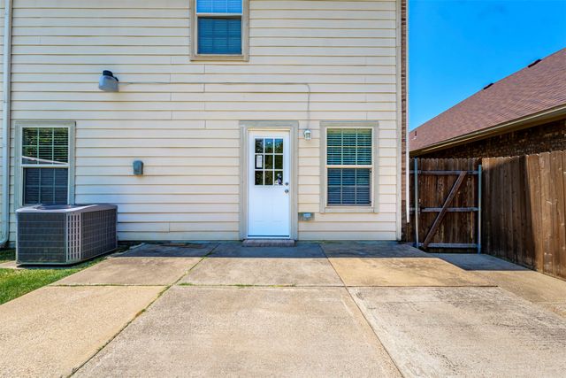 5946 Harbor Glen Drive, Dallas, TX 75249